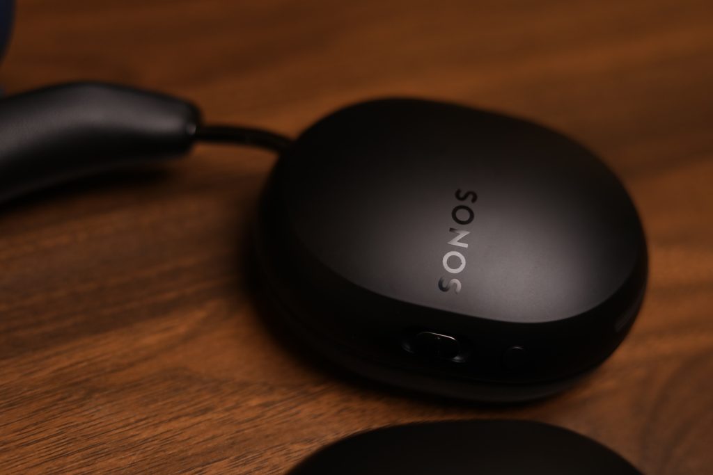 Image of the Sonos Ace headphones design