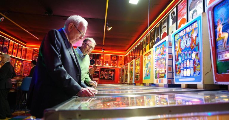 Warren Buffett pinball machine